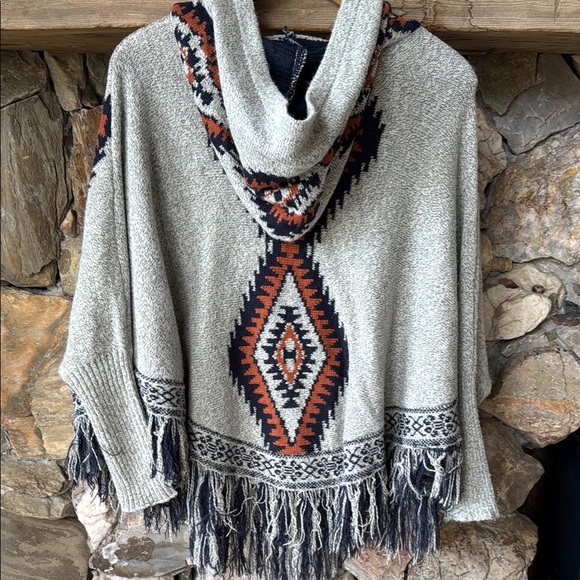 Oceanus Tribal Geometric Hooded Poncho with Fringe Women’s size Small - Picture 6 of 16